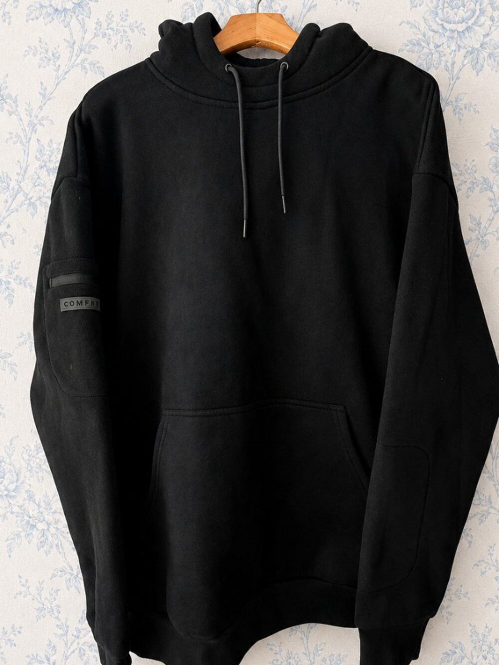 COMFRT Heavyweight Black Oversized Hoodie Size L Weighted Cozy Unisex
